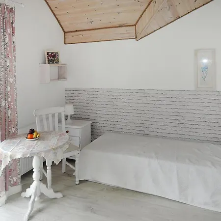 In By With Natural Troszyn