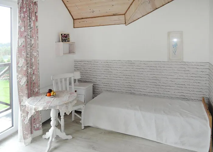 In By With Natural Troszyn